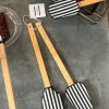 Cristina Oria Gadgets Y Utensilios^Set De Dos Espátulas De Silicona Con Diseño De Rayas Blancas Y Negras
