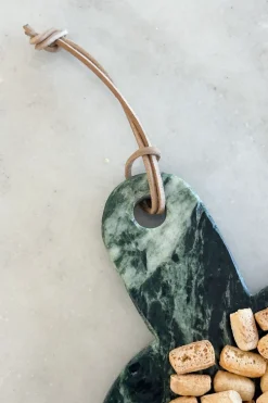 Cristina Oria Tablas^Tabla De Mármol Verde Y Madera Con Mango