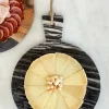 Cristina Oria Tablas^Tabla Redonda De Mármol Negra Con Mango