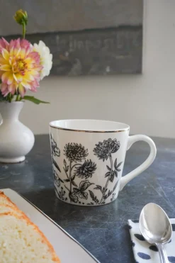 Cristina Oria Tazas Y Teteras^Taza Negra Y Blanca Con Diseño De Flores