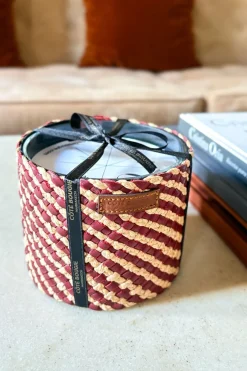 Cristina Oria Velas^Vela Artesanal De Cuero Y Rafia Con Fragancia Rosa Oud Mediana