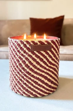 Cristina Oria Velas^Vela Artesanal De Cuero Y Rafia Con Fragancia Rosa Oud Grande