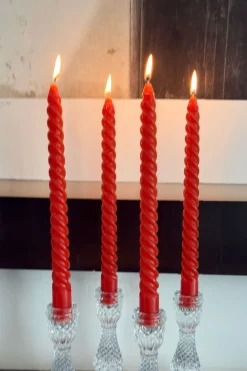 Cristina Oria Velas^Velas Con Diseño En Espiral Rojas