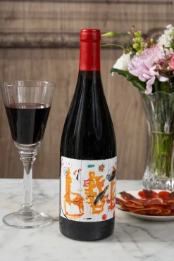 Cristina Oria Vinos Y Champagnes^Vino Gallinas Y Focas